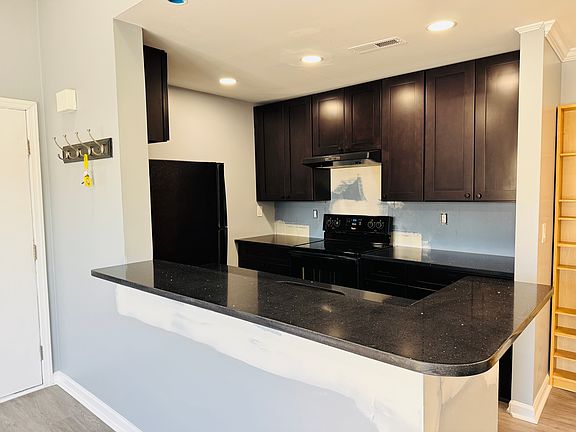 2nd image of 2106 Aspen Dr #2106
