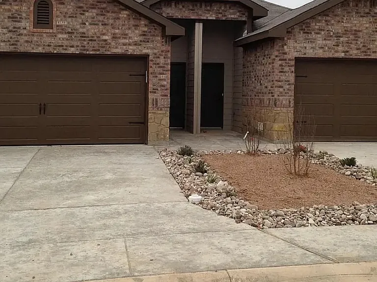 1057 Carolyn Cv — Photo 1