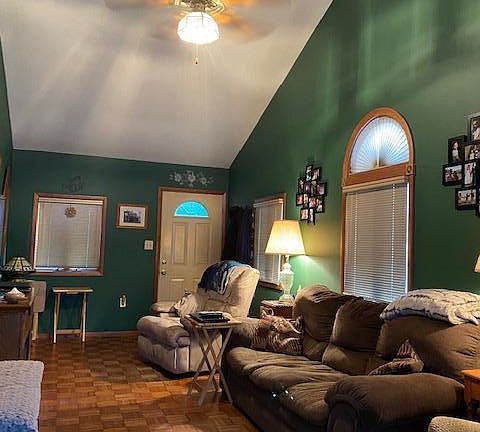 2nd image of 87 Coral Dr