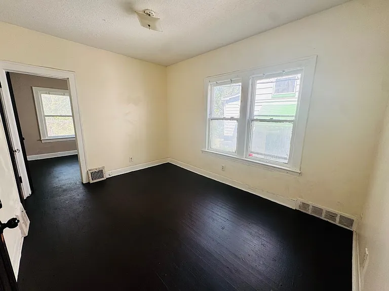 12633 Edmonton Ave, Cleveland, OH — Photo 32