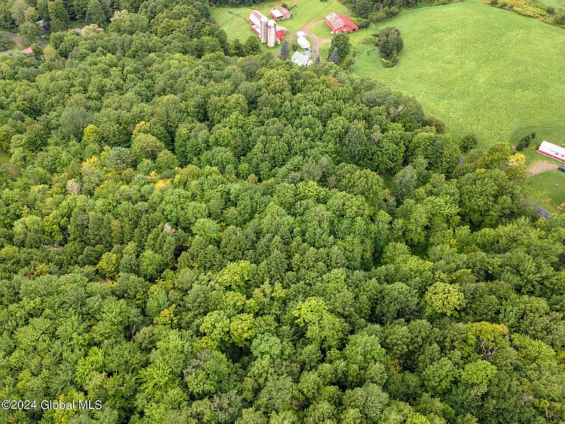 5th image of 368 Hoose Road