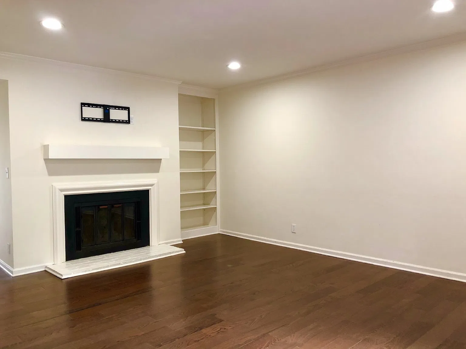 2 bed, 1.5 bath, 1116 sqft, $1,800 — Photo 2
