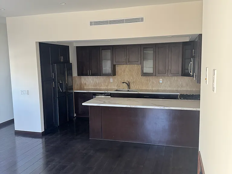 14947 W Magnolia Blvd — Photo 2