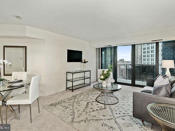 2nd image of 1420 Locust St APT 11D