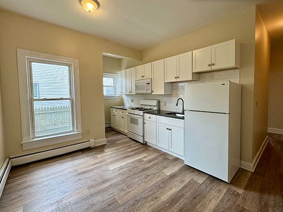 3rd image of 249 Black Rock Ave #1