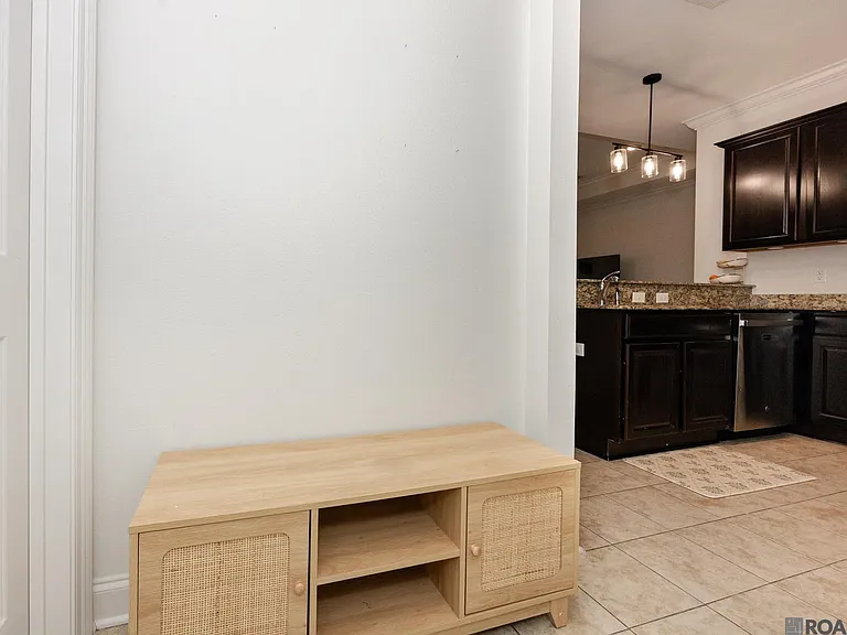 10425 Grace Ln — Photo 15