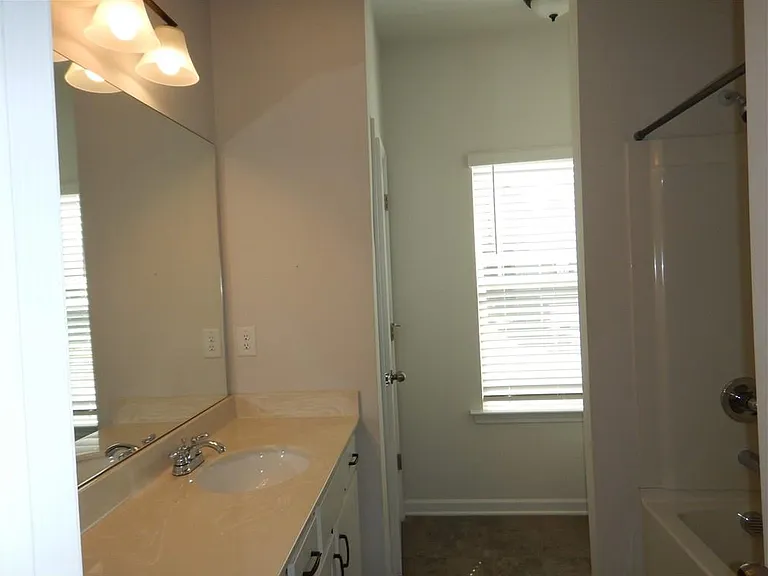 720 Country Ridge Dr — Photo 14