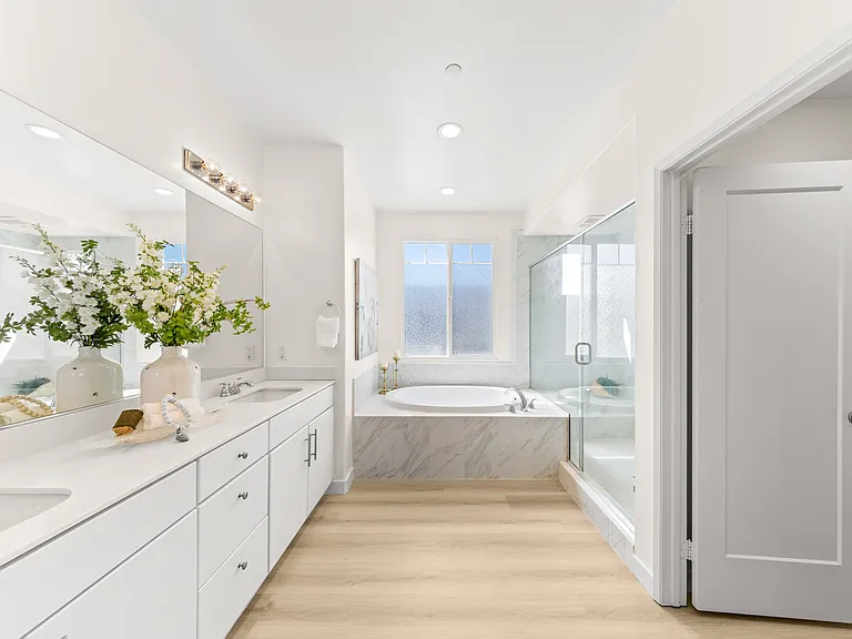 114 Cultivate — Photo 19