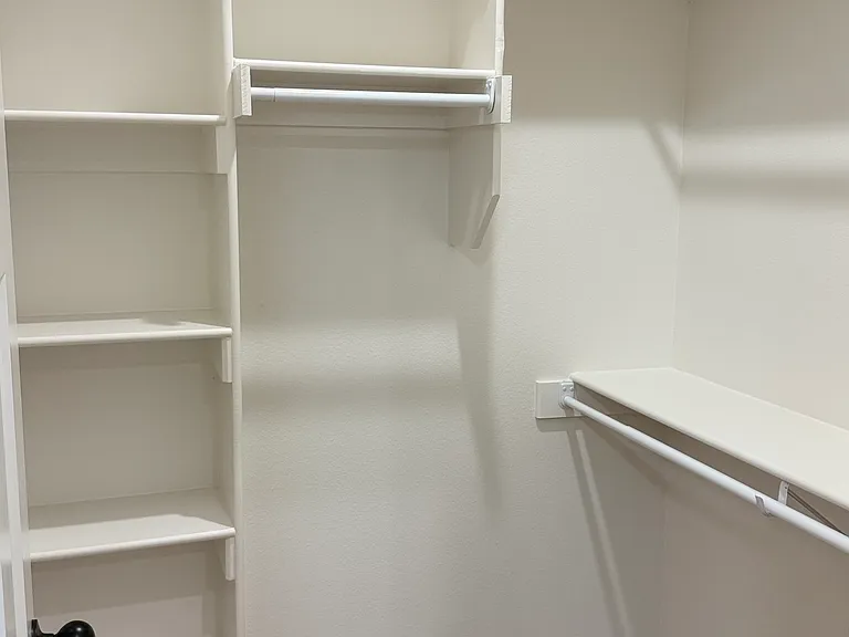 520 Cosmos St — Photo 11
