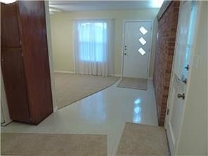 2nd image of 1909 Fairlawn Ln