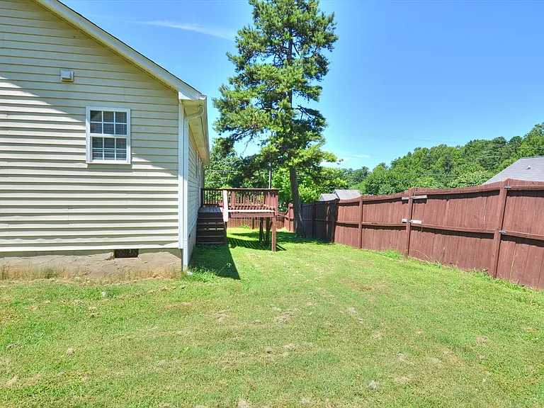 2300 Redbird Ln — Photo 16