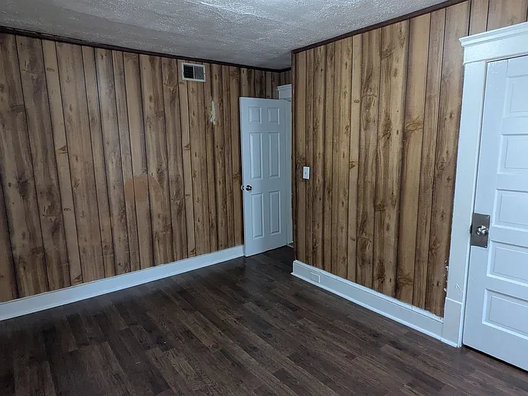 793 Boulevard St — Photo 14