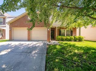 11044 Schoolhouse Rd, Fishers, IN 46038