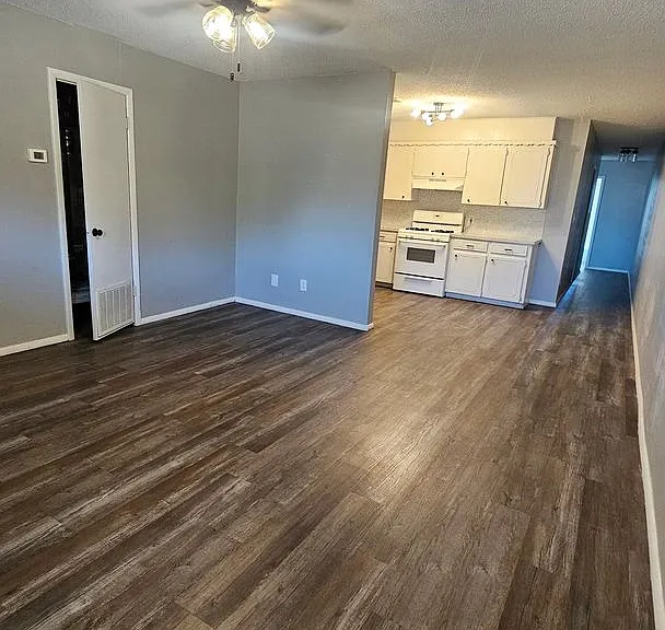 Broadway Apartments in Rose District — Photo 1
