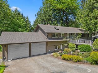 155 Mount Olympus Dr NW, Issaquah, WA 98027