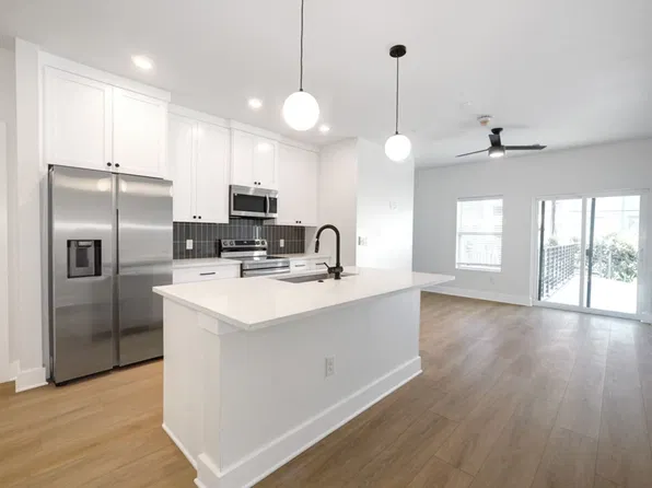 3000 Duval St #102, Austin, TX 78705