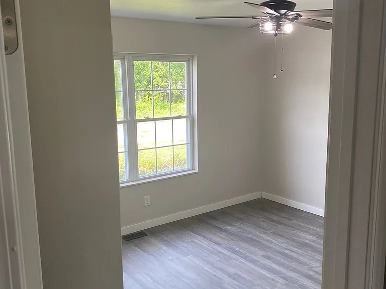 4866 Richmond Dr — Photo 3