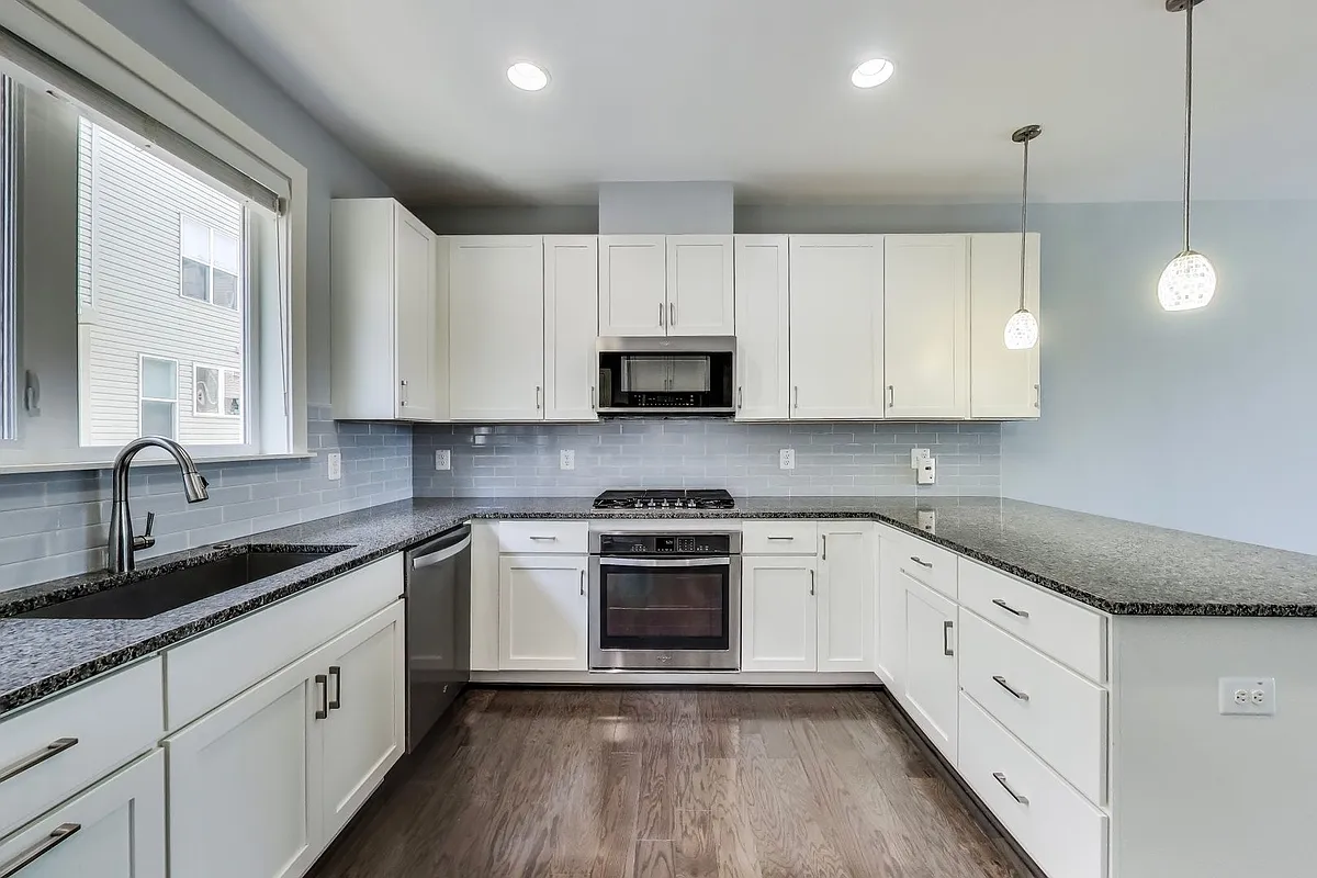 Building Photo - 16580 Crabbs Branch Way