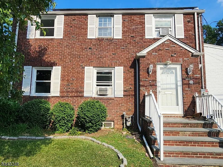 367 Palisade Rd — Photo 1