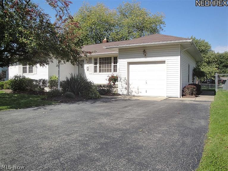 1st image of 22 Skyline Dr