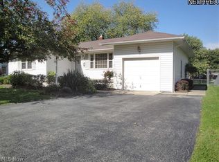 22 Skyline Dr, Canfield, OH