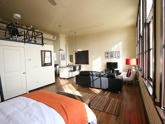 5th image of 301 Central Ave NE #308
