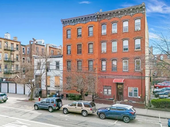 189 Christopher Columbus Drive image 1 of 20