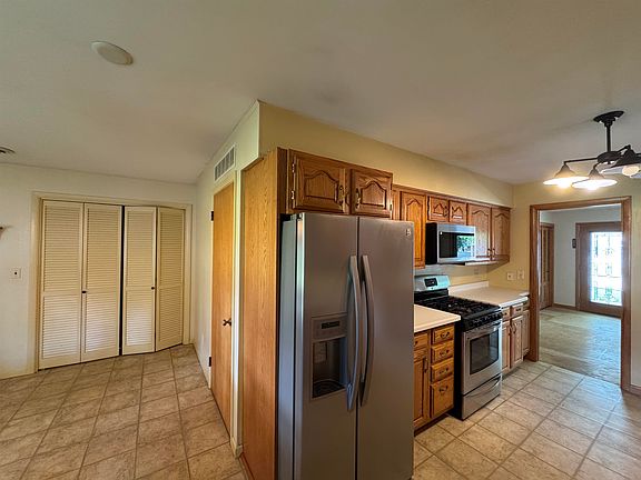 3rd image of 534 Demarest Ave