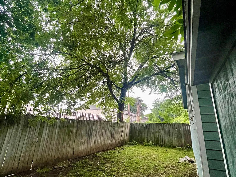 2327 Santa Rita St — Photo 20