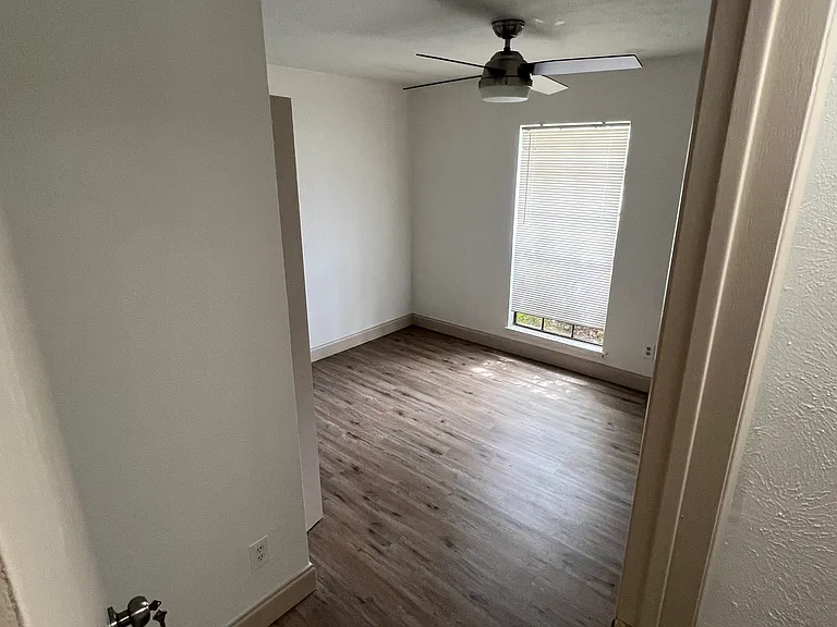 5217 Gates Dr — Photo 12