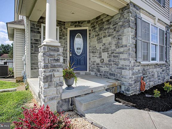 3rd image of 17927 Constitution Cir