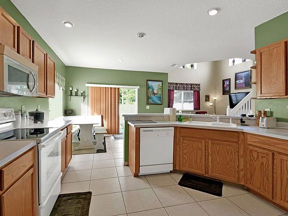 3rd image of 8034 Carriage Pointe Dr