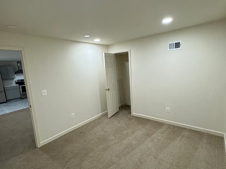 1910 Powells Landing Cir — Photo 13