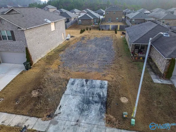 121 Winstead Cir, Owens Cross Roads, AL 35763