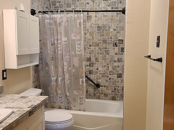 3rd image of 144 Summer Place Cir