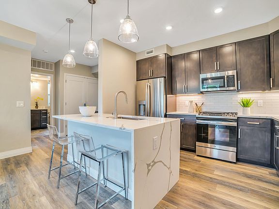 4th image of 1745 S Pearl St #102