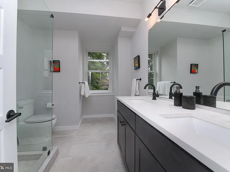 18 W Phil Ellena St #B2 — Photo 8