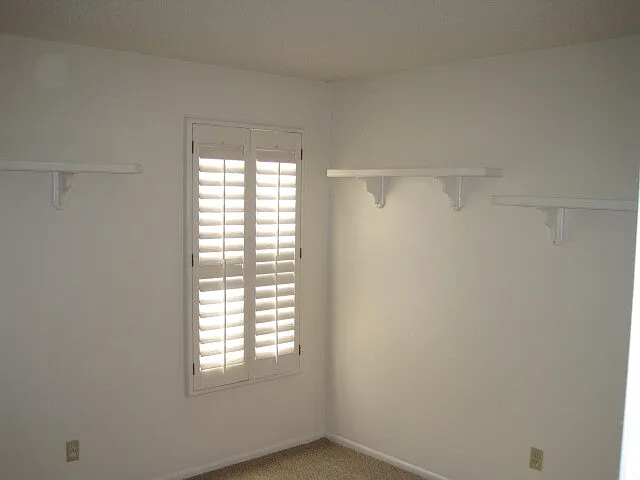 1927 E Hampton Ave — Photo 4