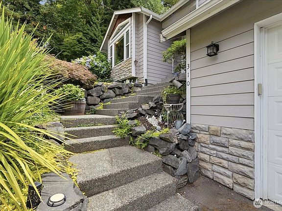 4th image of 310 Fife Way