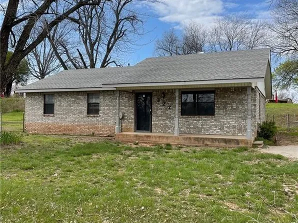 327 S McClure Ave, Pauls Valley, OK 73075