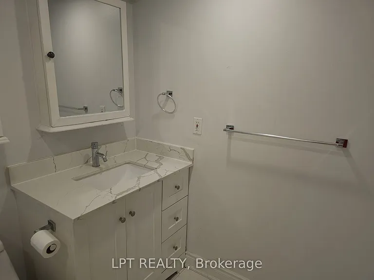9 Michigan Ave #LEGAL BASEMENT APART — Photo 23