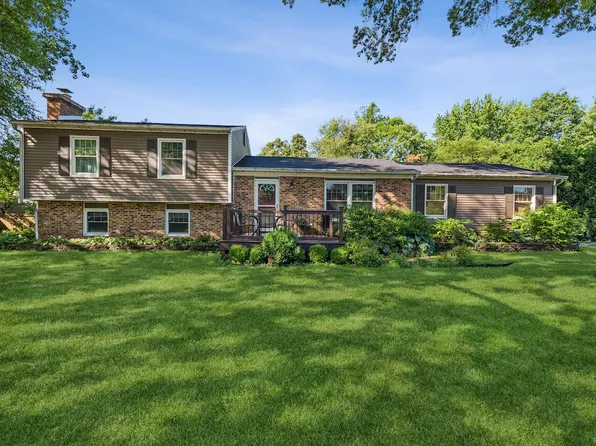 302 Lady Ln, Michigan City, IN 46360