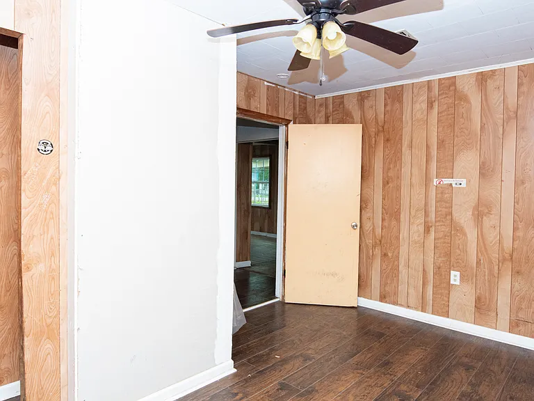 405 Johnston St — Photo 23