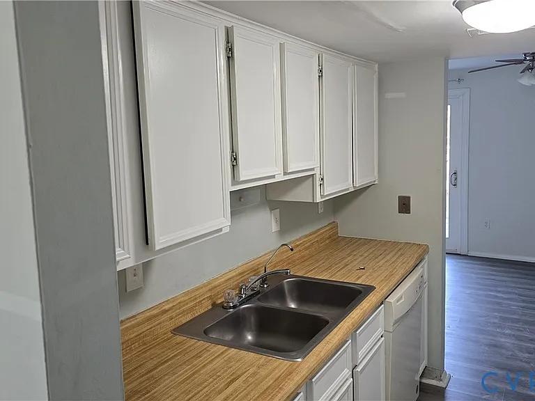 726 Sturgis Dr — Photo 3