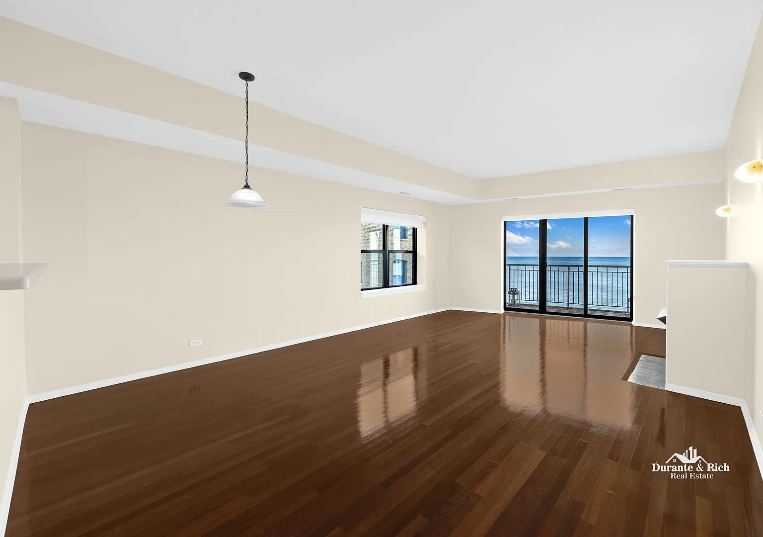 Rare 2-bedroom Condo On Lake Michigan in Chicago — Photo 3