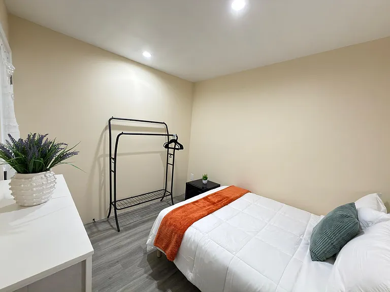 3/4 Lanfranco St — Photo 1