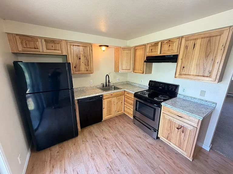 177 W C St #7 — Photo 21