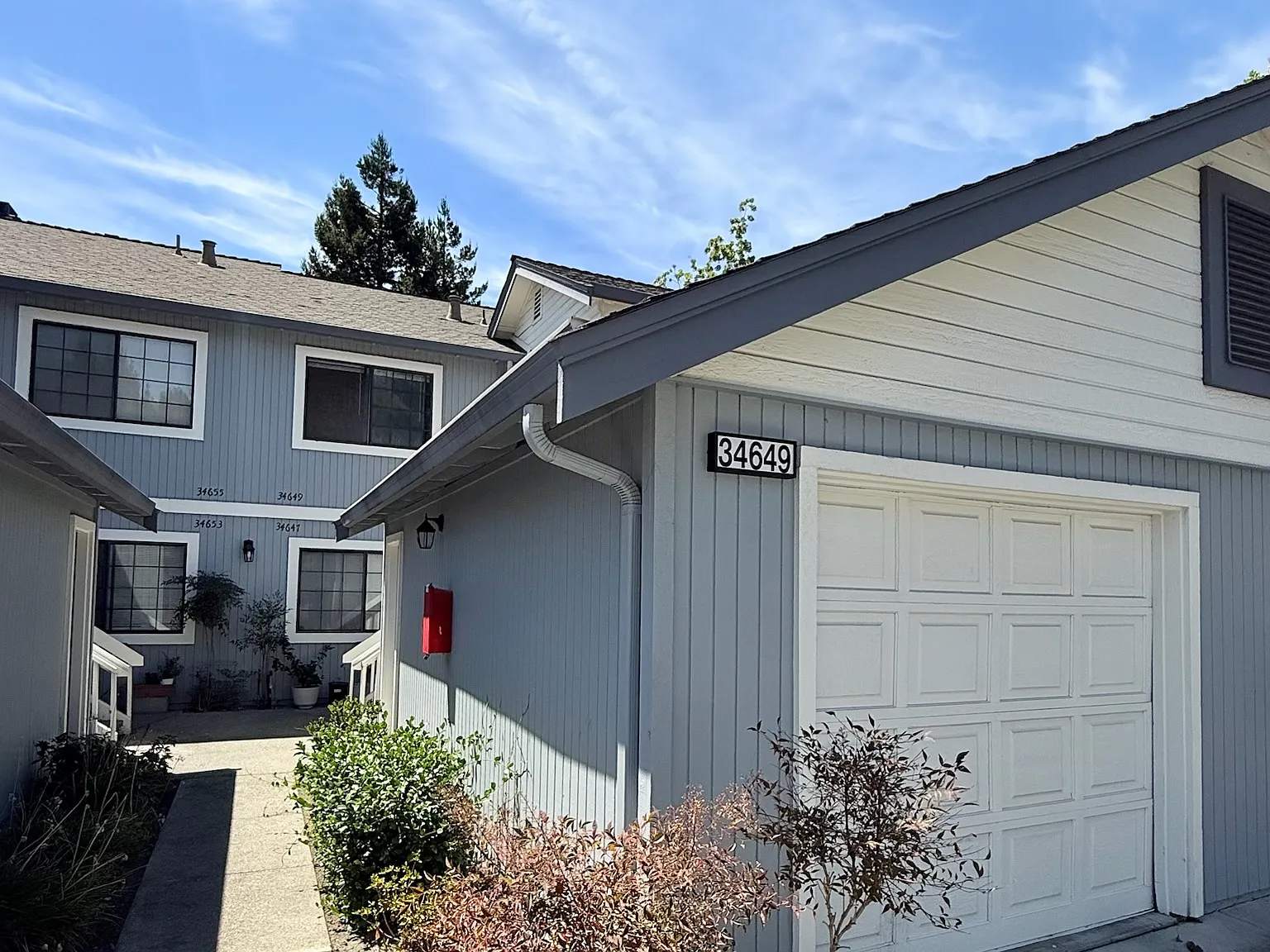 2 bed, 842 sqft, $3,100 — Photo 1