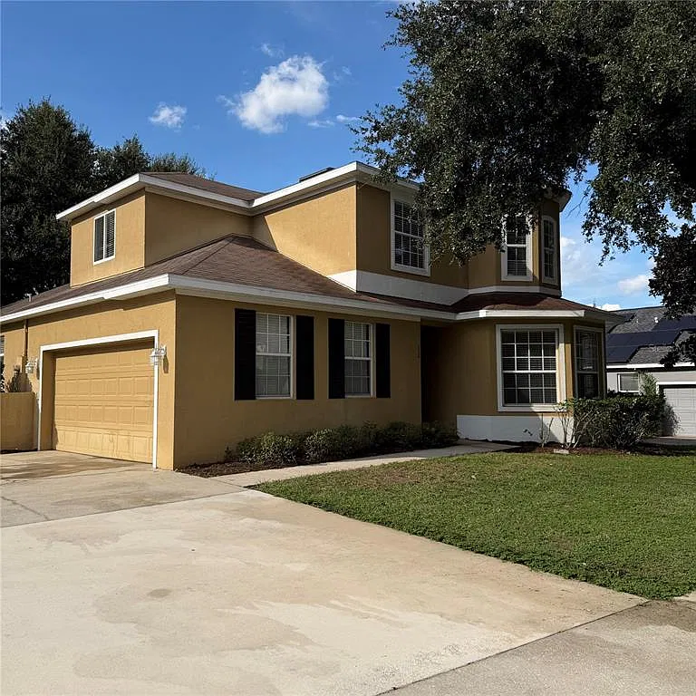 4 bed, 2.5 bath, 2267 sqft, $2,749 — Photo 4