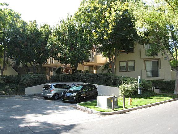 4th image of 24127 Del Monte Dr Unit 121